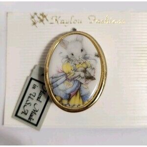 VINTAGE Kaylou Porcelain Cameo Scarf Pin Brooch Gold Tone Bunny USA Easter NWT